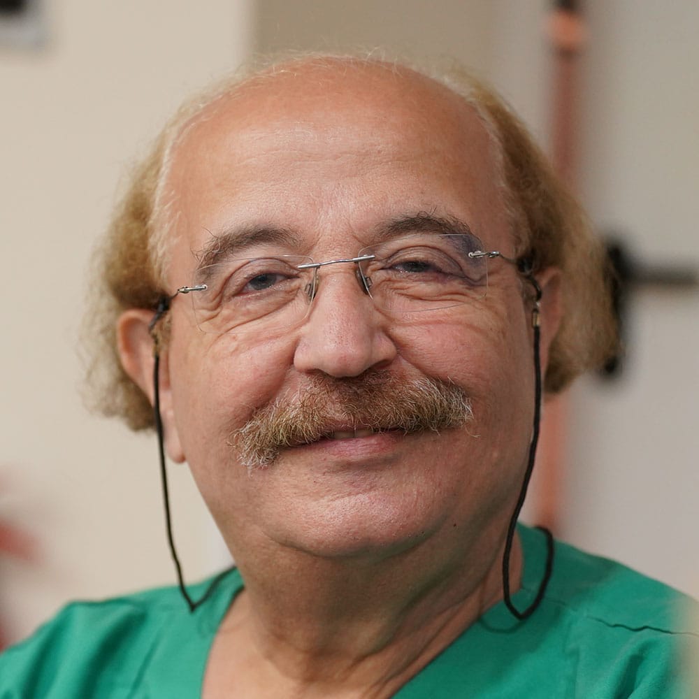 img_00_dr Urologe Dr.med. Aref Elseweifi leitet MASCULINE Berlin, mit Schwerpunkt Behandlung von vorzeitigem Samenerguss.